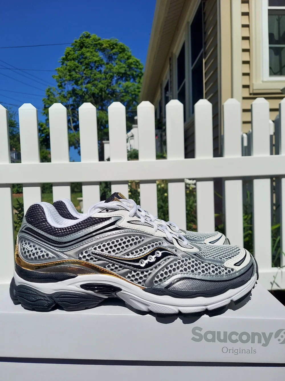 Saucony | Shoes | Saucony Progrid Omni Mens Silver Gold 